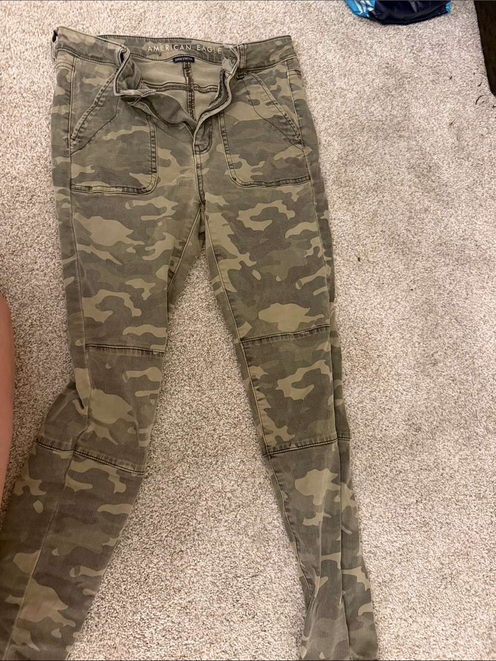 American Eagle Outfitters Women's Camo Utility Skinny Jeans - Olive Camo